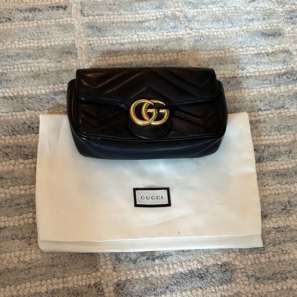 Gucci Black GG Marmont mini shoulder bag - Picture 2 of 10